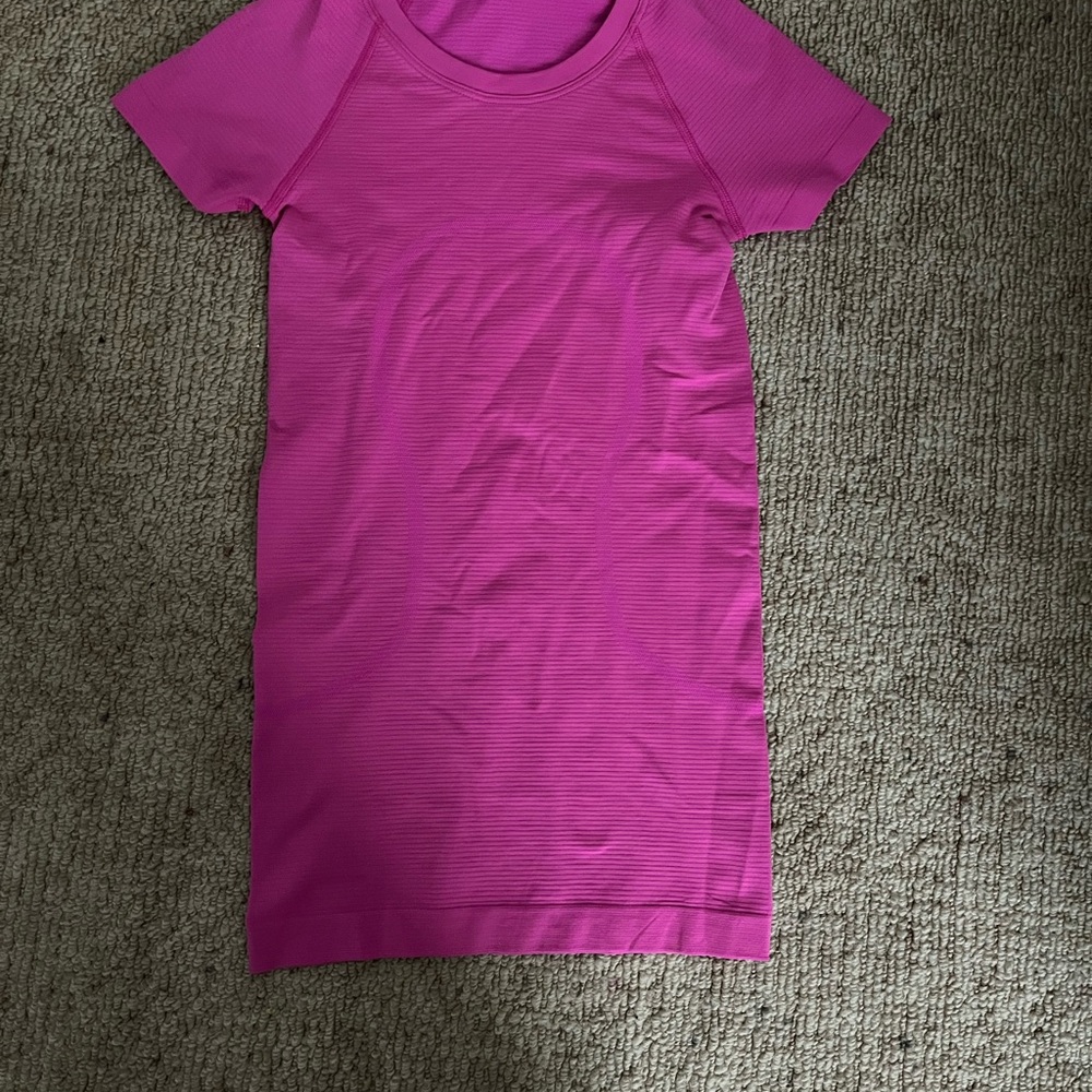 Lululeamon t shirt